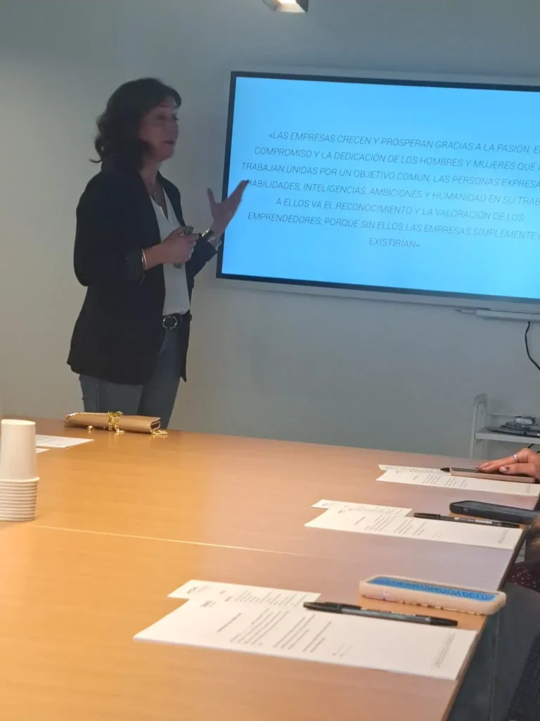 Visita a Arosha en Bergamo mostrando el proceso de trabajo