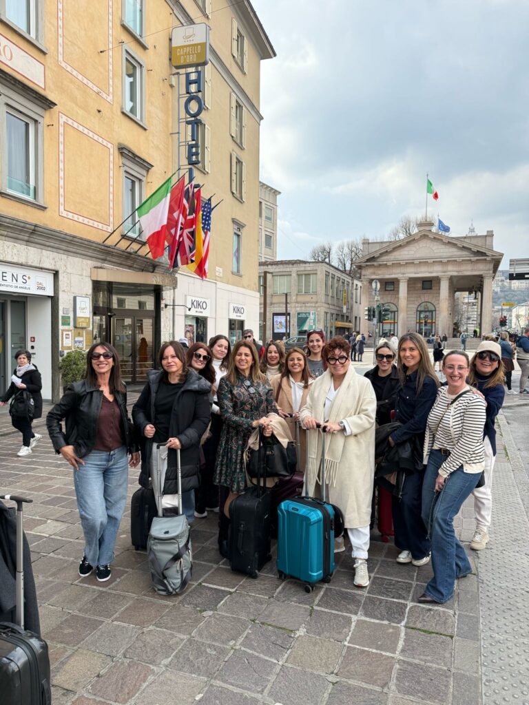 Visita a Arosha en Bergamo recorriendo las calles históricas de la ciudad