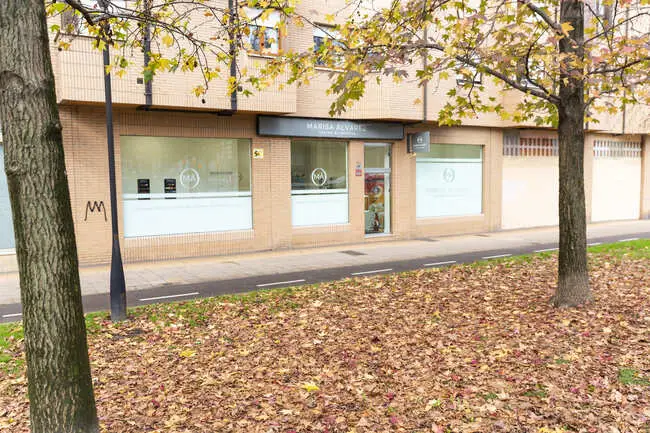 Entrada y fachada del Centro de Estética Avanzada Marisa Álvarez en Gijón
