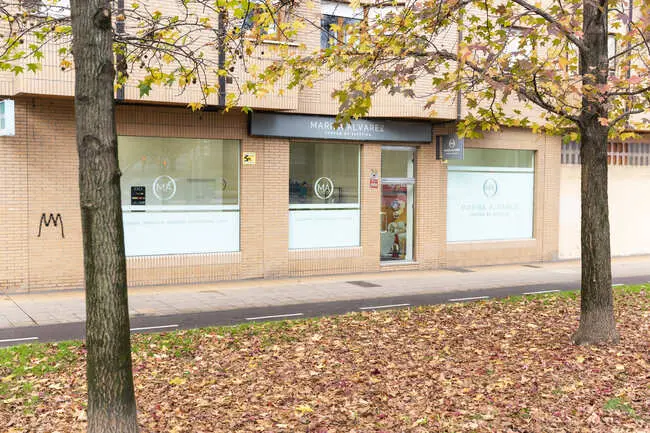 Entrada y fachada del Centro de Estética Avanzada Marisa Álvarez en Gijón